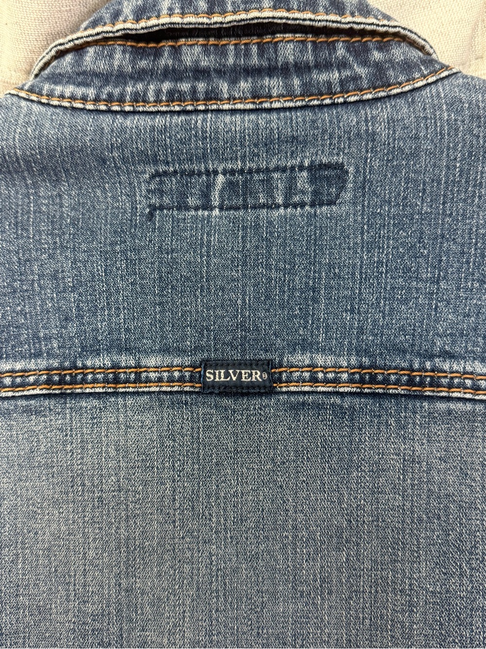 Silver Jeans Co. Woman's Cropped Denim Jacket Cowboycore Western - Size Large - Picture 4 of 9